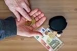 Eurostat: Μίζεροι μισθοί στην Ελλάδα, δεύτεροι χειρότεροι στην ΕΕ!