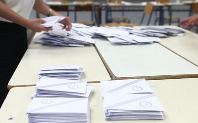 Δημοσκόπηση RealPolls: Πρόβλεψη εκλογικού αποτελέσματος και συσπειρώσεις