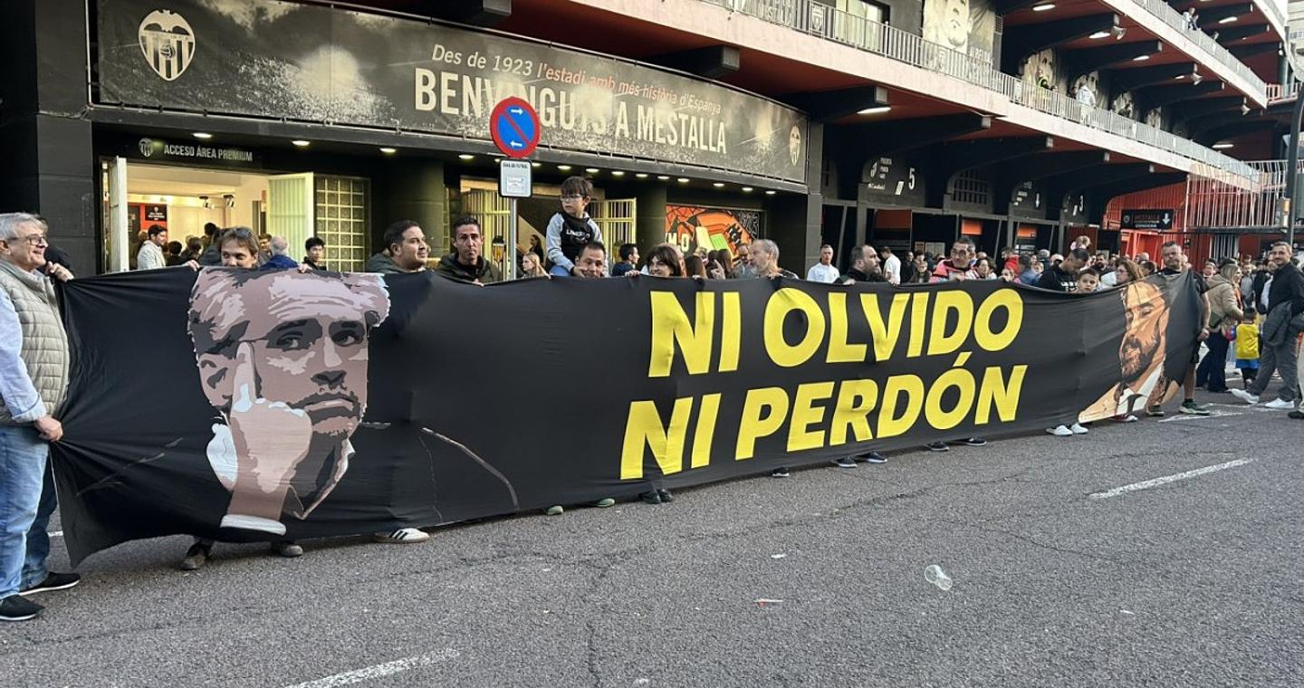 Παναθηναϊκός: Οι οπαδοί της Βαλένθια «σήκωσαν» πανό κατά του Κορόνα