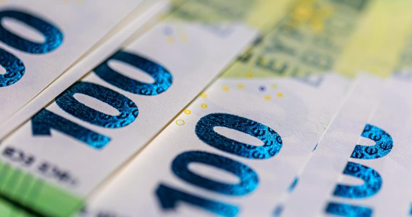 Le Monde: «Μποναμάς» για τα δημόσια οικονομικά της Γαλλίας η πρόωρη αποπληρωμή δανείου ύψους 1,1 δισ. ευρώ από την Ελλάδα