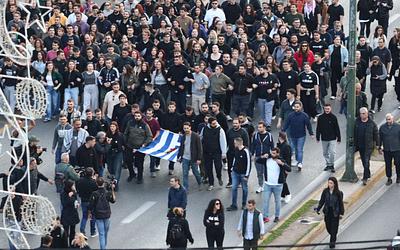 Πυρά Μαξίμου κατά ΠΑΣΟΚ για πιθανή σύμπραξη με Τσίπρα
