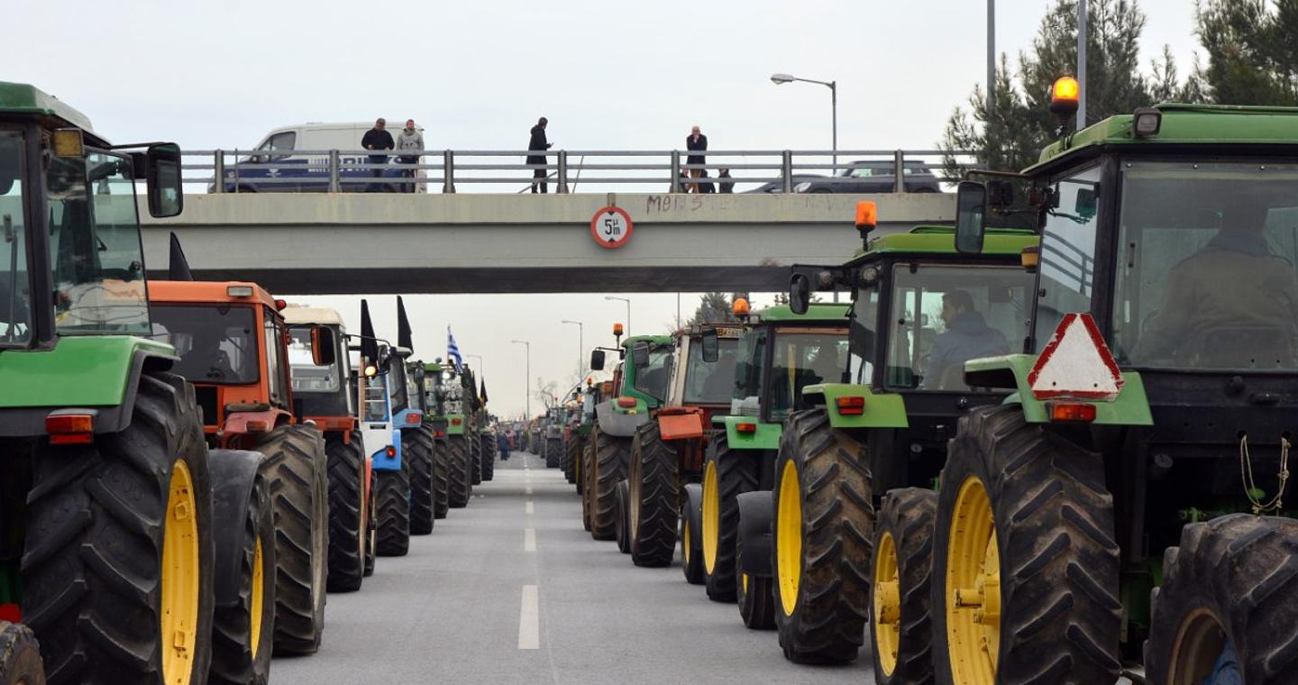 Χριστούγεννα στους δρόμους υπόσχονται οι αγρότες – Αποφασίζουν κλιμάκωση των κινητοποιήσεων
