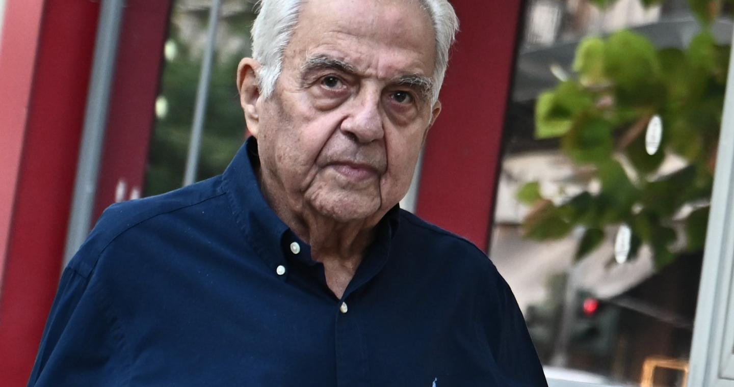 Θλίψη για τον θάνατο του Αλέκου Φλαμπουράρη - Ποιος ήταν ο αριστερός αγωνιστής και πολιτικός 