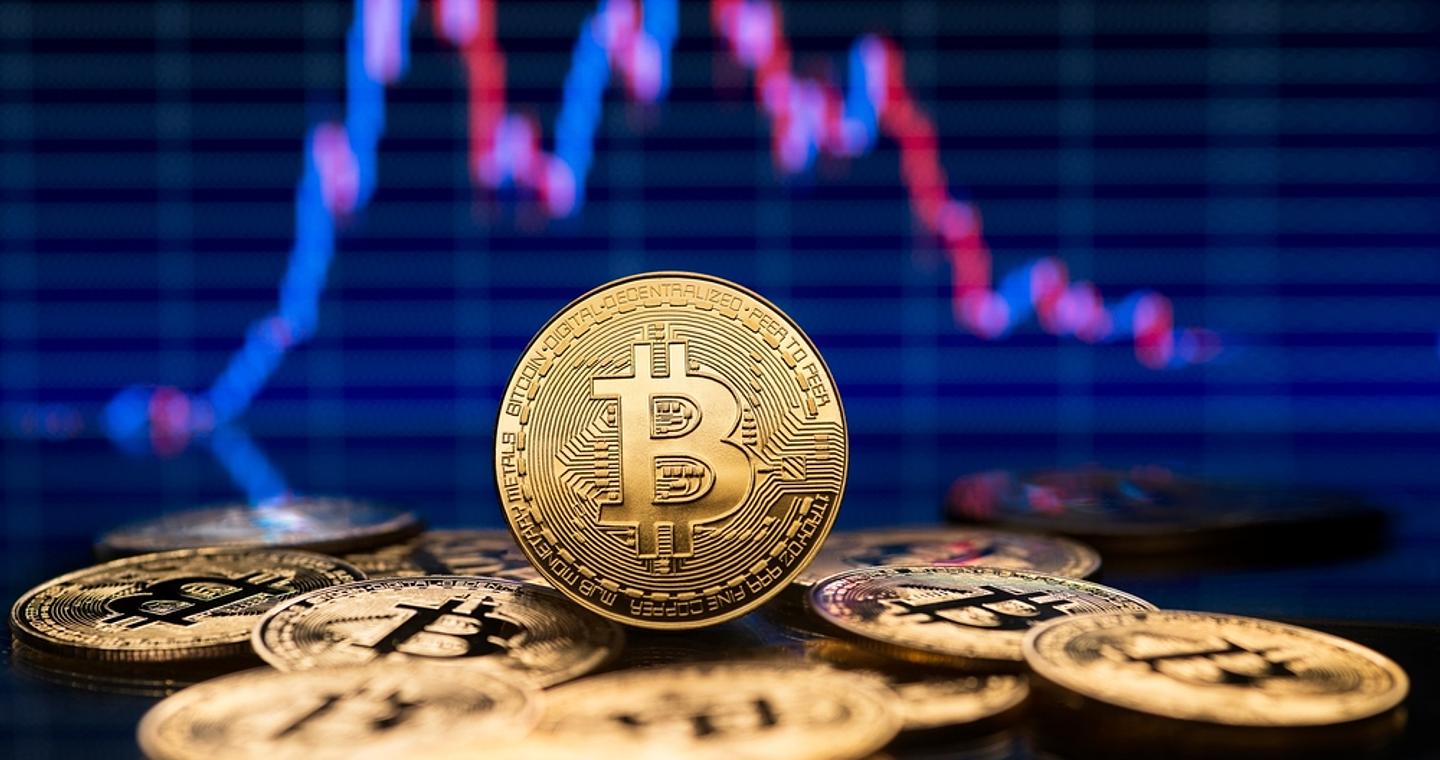 Η μεγάλη «κατρακύλα» του Bitcoin: Υπολείπεται έναντι ομολόγων, χρυσού και άλλων