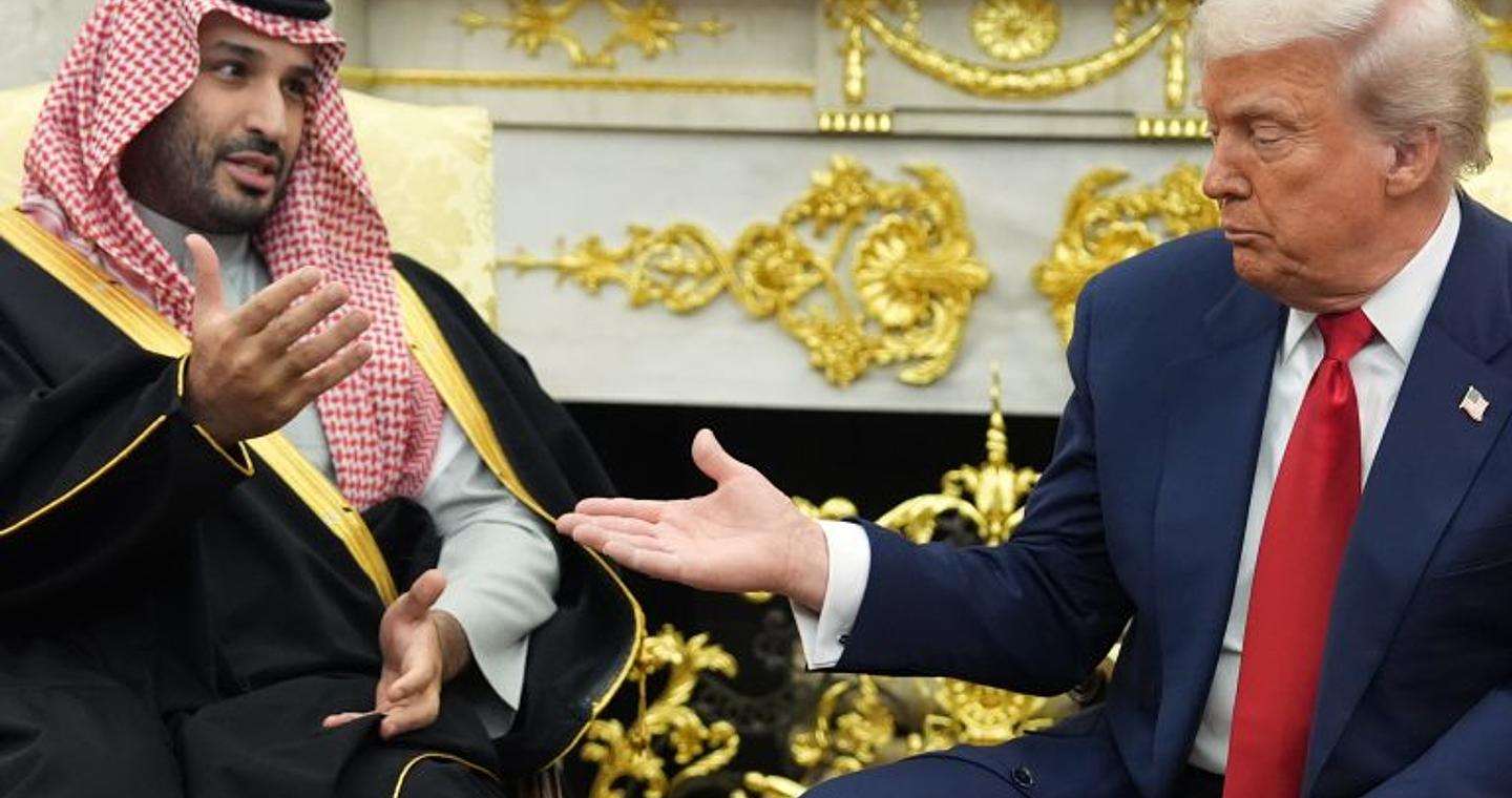Συνάντηση Τραμπ – Μοχάμεντ μπιν Σαλμάν στον Λευκό Οίκο: «Χρυσές» διμερείς συμφωνίες ΗΠΑ – Σαουδικής Αραβίας