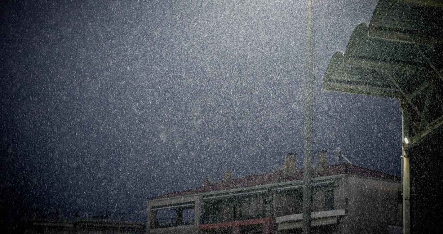 Σφοδρή κακοκαιρία στην Ήπειρο – Κεραυνός έπεσε σε σπίτι στα Ιωάννινα