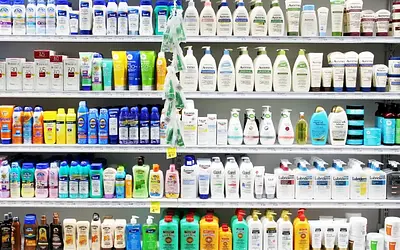 Προϊόντα ομορφιάς για 4χρονα: Αντιδράσεις δερματολόγων για την νέα τάση!