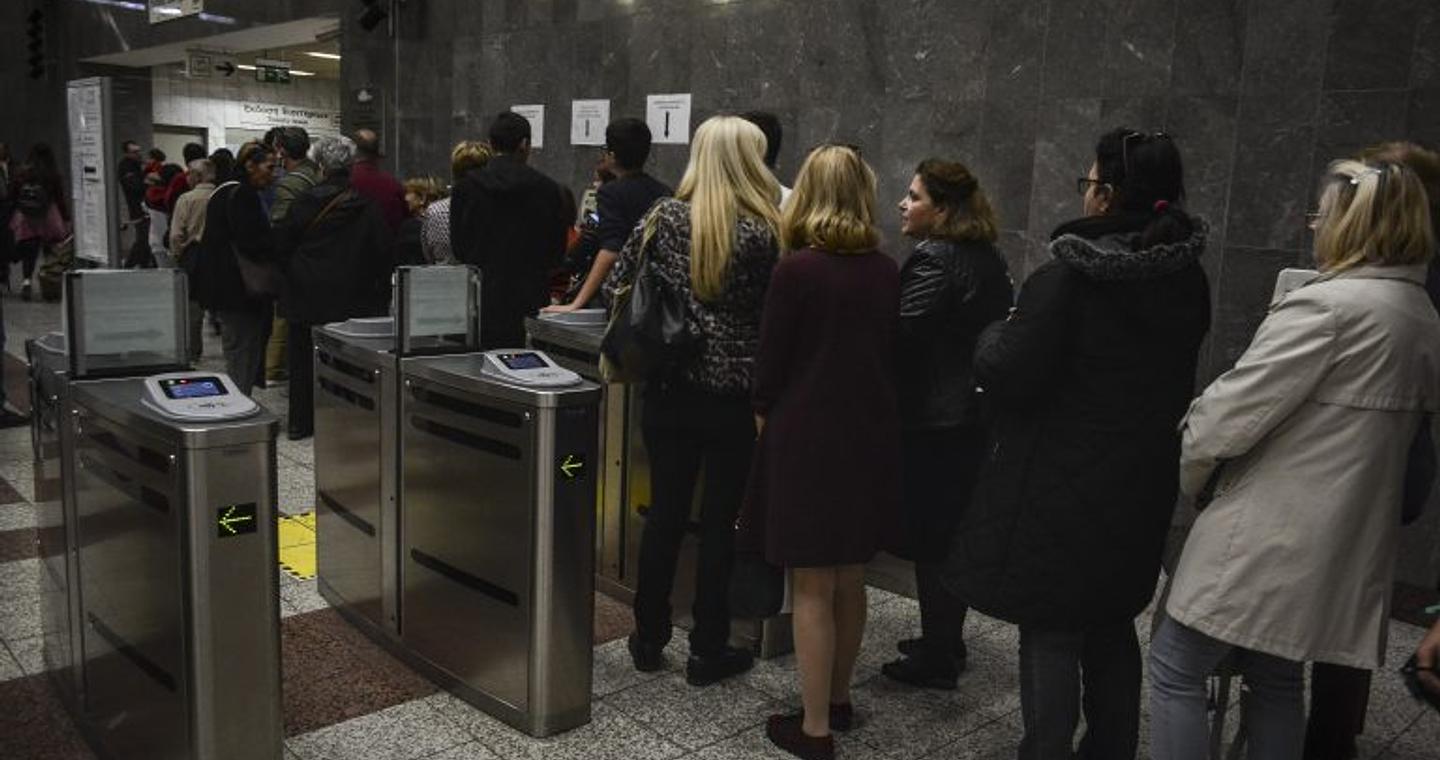 Κ. Κυρανάκης: Τέλος στα «διπλοπεράσματα» από τα ακυρωτήρια των εισιτηρίων στο μετρό