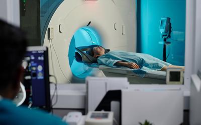 Αξονικές τομογραφίες: Πόσο αυξάνουν τον κίνδυνο καρκίνου μακροπρόθεσμα;
