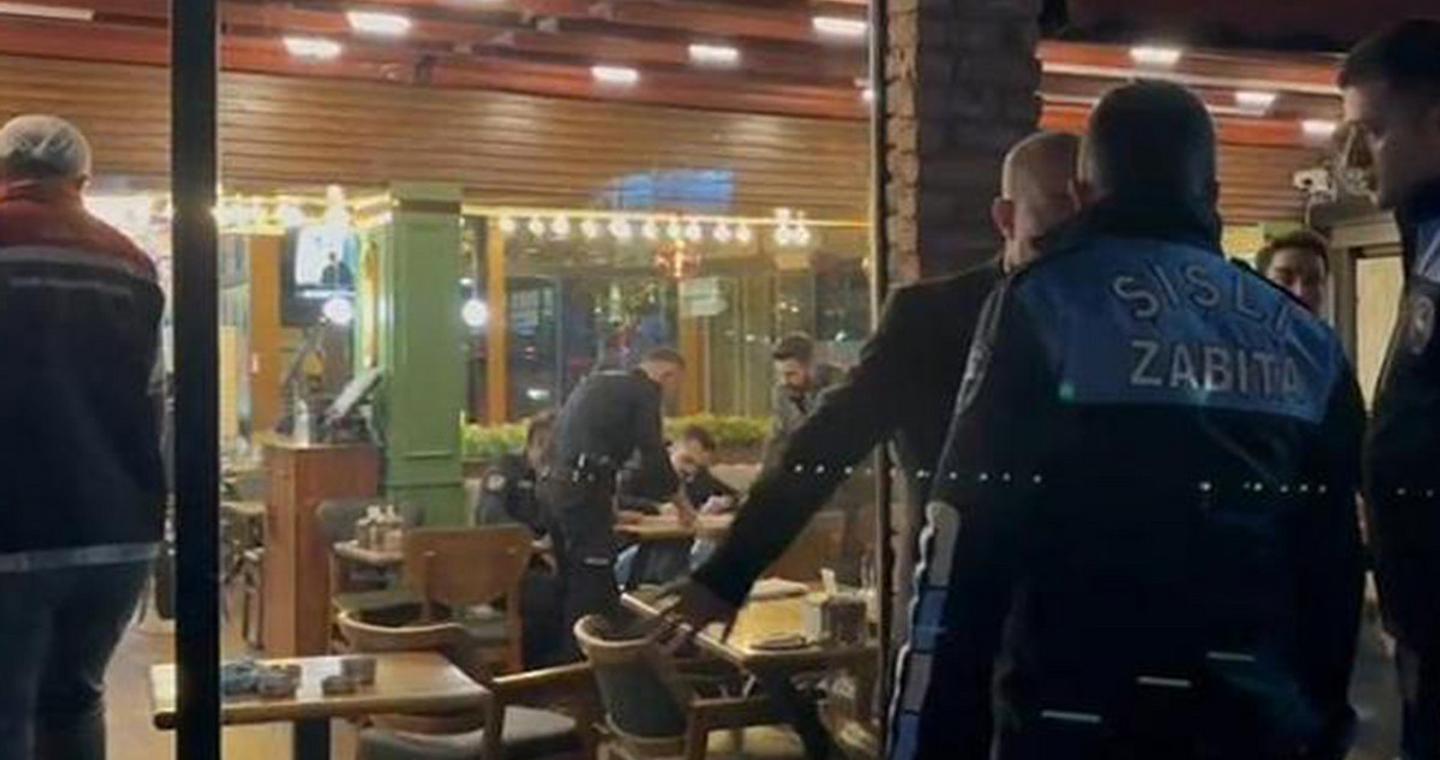 Κωνσταντινούπολη: Μαζική δηλητηρίαση 25 ατόμων – Έτρωγαν σε δημοφιλή τουριστική περιοχή της Πόλης