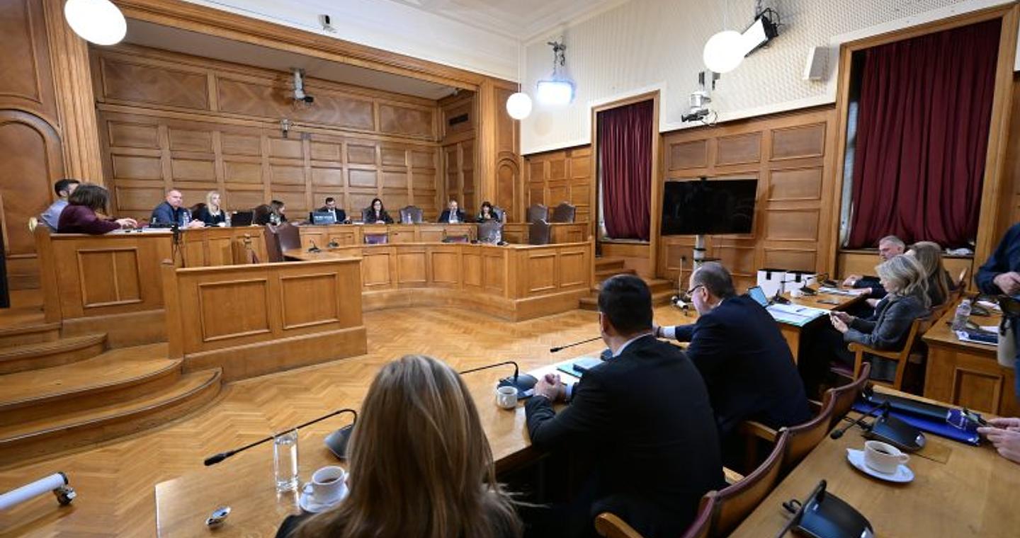 Στο «κόκκινο» η αντιπαράθεση μετά την άρνηση Ξυλούρη να καταθέσει – Αρνήθηκε κάθε σχέση με την υπόθεση του ΟΠΕΚΕΠΕ ο «Χασάπης»