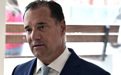 Άδωνις κατά Κωνσταντοπούλου: "Εκμεταλλεύτηκε βρώμικο νόμο για να βολέψει τον σύντροφό της"