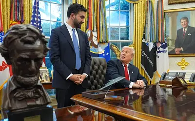 Απίστευτη στροφή Τραμπ: Από ύβρεις σε εγκάρδια υποστήριξη στον Μαμντάνι!