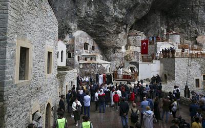 Στα «Εννιάμερα της Παναγίας» η Θεία Λειτουργία στη Παναγία Σουμελά