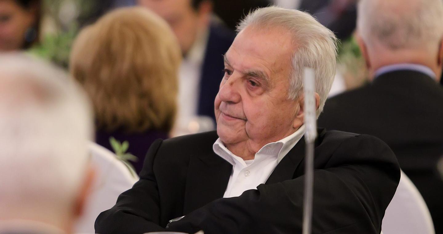 Boυλή: Ενός λεπτού σιγή στη μνήμη του Αλέκου Φλαμπουράρη