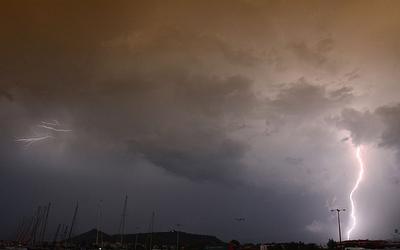 Άγρια κακοκαιρία στην Ήπειρο: Πάνω από 6.000 κεραυνοί!