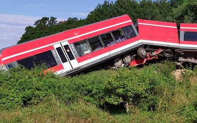 Τσεχία: Σύγκρουση τρένων με σοβαρούς τραυματισμούς – Τι ερευνούν οι αρχές