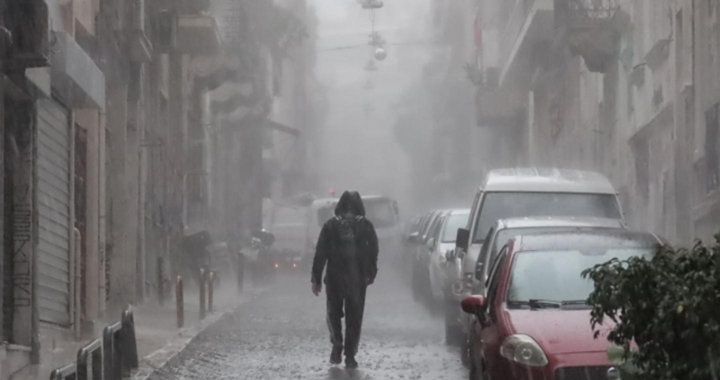 Ξεκινά η κακοκαιρία διαρκείας – Πού θα “χτυπήσουν” μεγάλης έντασης φαινόμενα