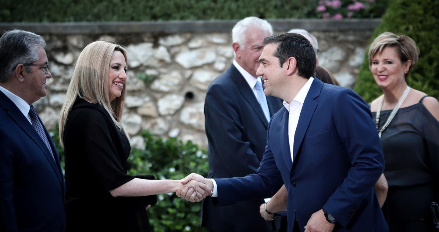 «Κόκκινο πανί» για το ΠΑΣΟΚ οι αναφορές Τσίπρα στη Φώφη Γεννηματά