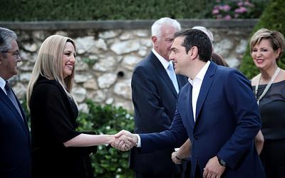 ΠΑΣΟΚ εναντίον Τσίπρα: «Παραχαράσσει την ιστορία, βάζει λόγια στη Γεννηματά!»