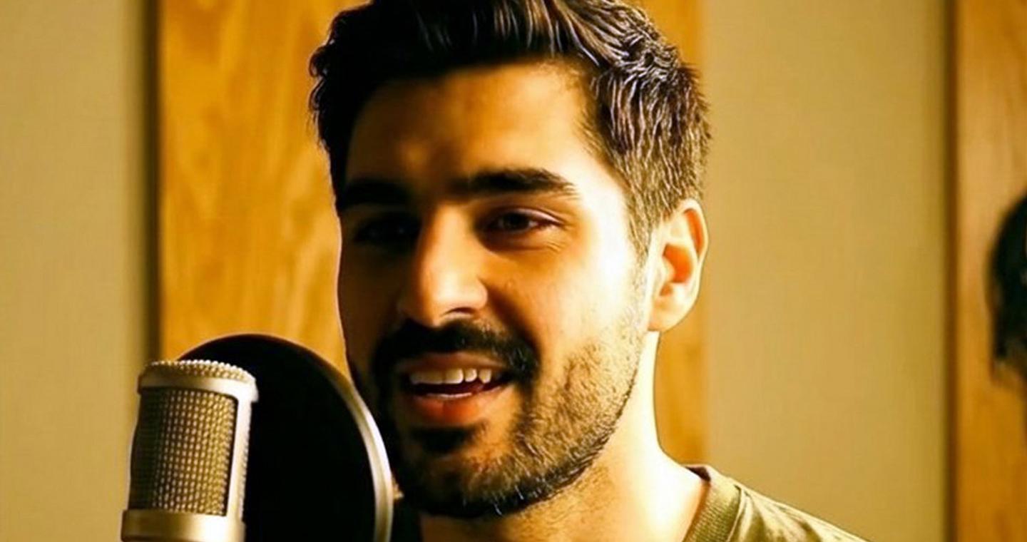 Ο Γιάννης Μαδερφάκης είναι ο πρώτος Έλληνας AI τραγουδιστής που έβγαλε τραγούδι – Δείτε το βίντεο