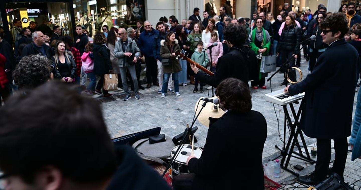 «Ουραγός» η Ελλάδα στο κατά κεφαλήν εισόδημα: Ξανά στον «πάτο» της Ευρώπης, κυνηγάμε ακόμα το 2010
