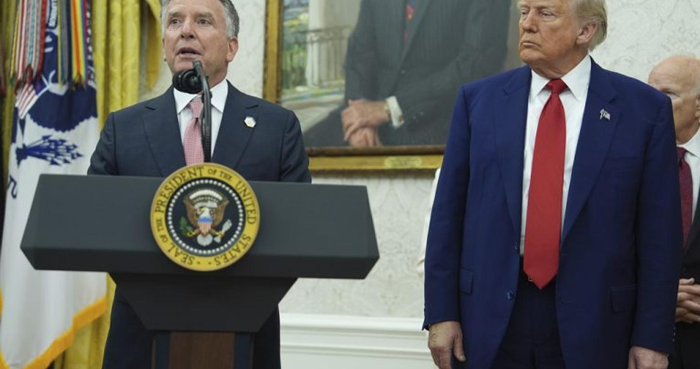 Ο Ντ. Τραμπ στέλνει τον ειδικό απεσταλμένο του στη Μόσχα για συνάντηση με τον Β. Πούτιν