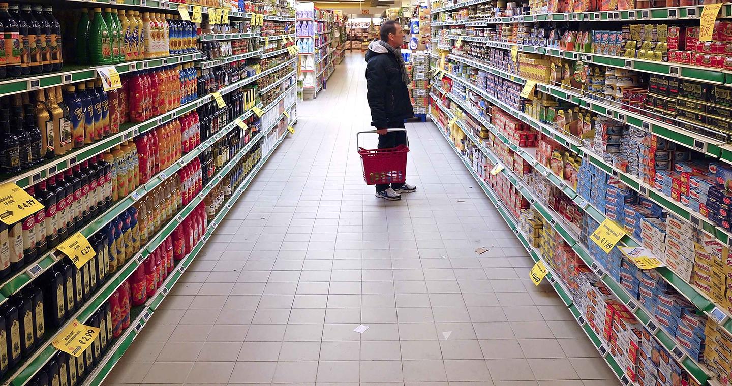 Χαμηλότερα από το 2010 το πραγματικό διαθέσιμο εισόδημα των Ελλήνων