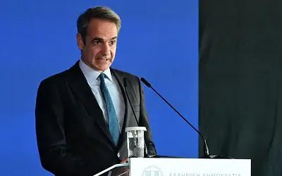 «Ιστορική» συμφωνία για εργασιακά: Αντιδράσεις και ειρωνείες στην πολιτική σκηνή