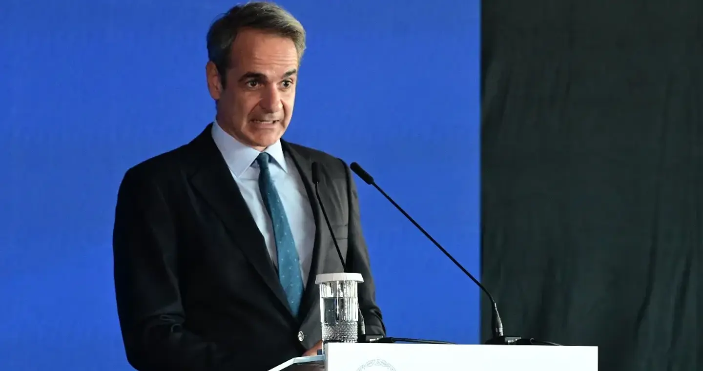 Συλλογικές συμβάσεις: Ο Μητσοτάκης πανηγυρίζει, η αντιπολίτευση επιτίθεται