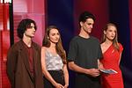 GNTM: Ρομαντικός γάμος στην πισίνα και διπλή αποχώρηση!