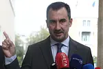 Χαρίτσης: Αιχμές για Τσίπρα, «ασφυξία» στην κοινωνία και «τερατώδη» κυβέρνηση