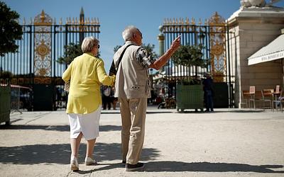 Δημογραφική βόμβα στην Ευρώπη: Γερνάμε γρήγορα, τι σημαίνει αυτό;