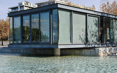 Θεσσαλονίκη: Γυάλινη βιβλιοθήκη με θέα στον Θερμαϊκό – Όνειρο για βιβλιοφάγους!