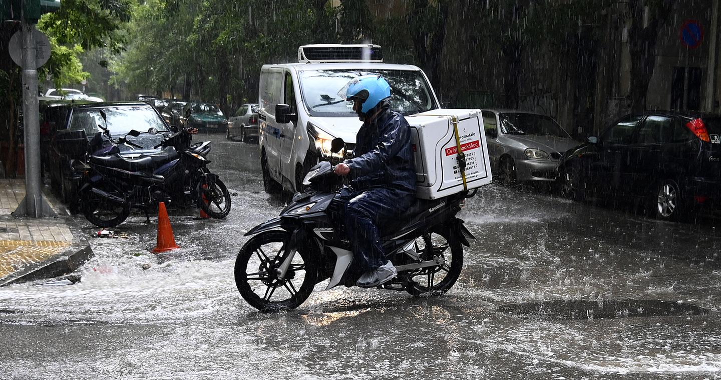 Καιρός: Ερχεται νέος γύρος βροχοπτώσεων – «Ενας Δεκέμβρης από τα παλιά»