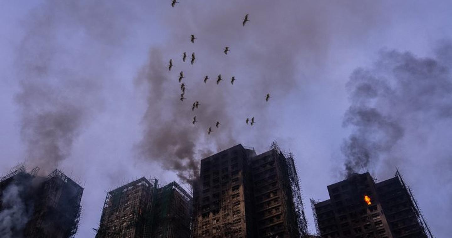 Χονγκ Κονγκ: Ξεχειλίζει η οργή για την πολύνεκρη πυρκαγιά σε συγκρότημα πολυκατοικιών