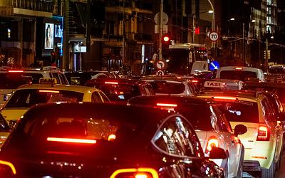 Χαμός στην Αττική: Έντονη βροχόπτωση, μποτιλιάρισμα και προειδοποιήσεις για κακοκαιρία!