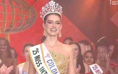 Η Κολομβιανή Καταλίνα Ντουκέ στέφθηκε Miss International 2025!