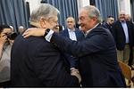 Καραμανλής-Βενιζέλος: Γιατί συγκλίνουν τώρα; Τι αποκαλύπτει η κοινή εμφάνιση.