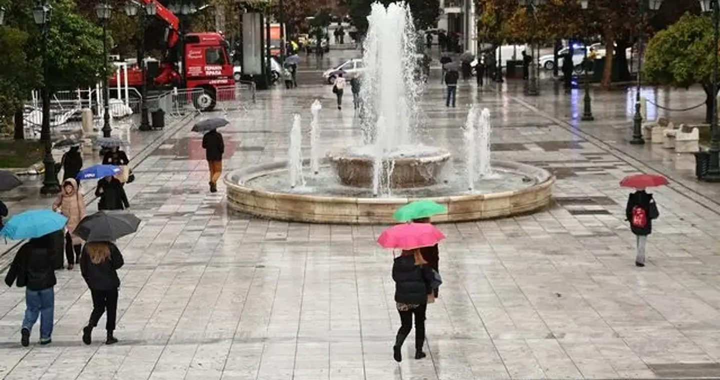 Καιρός: Έρχονται νέες βροχές από το απόγευμα – Πού θα χιονίσει