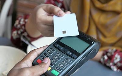 IRIS: Όλες οι επιχειρήσεις υποχρεούνται να δέχονται πληρωμές μέσω IRIS από σήμερα!