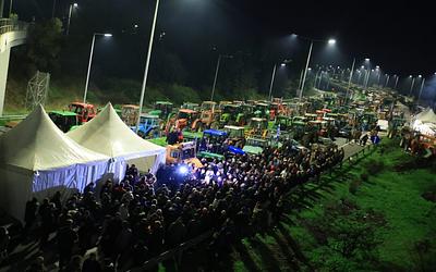 Αγρότες: Έστησαν μπλόκα σε όλη την Ελλάδα – Χαμός στις Εθνικές Οδούς!