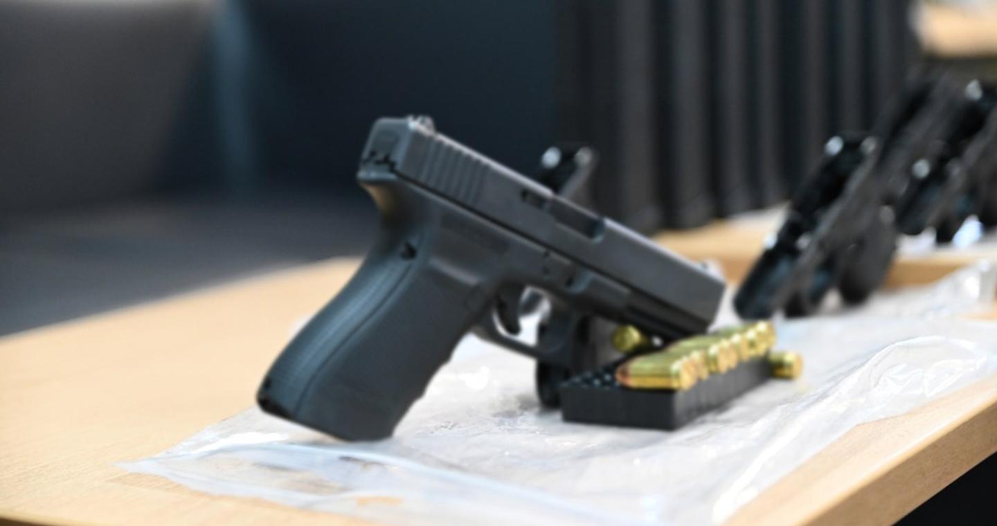 Βουλή: Κατατέθηκε η τροπολογία για την οπλοκατοχή – Τι αλλάζει με το νέο νομοθετικό πλαίσιο