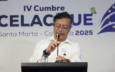 Τραμπ απειλεί με επιθέσεις την Κολομβία, απάντηση Πέτρο: "Μην ξυπνήσετε τον Ιαγουάρο"