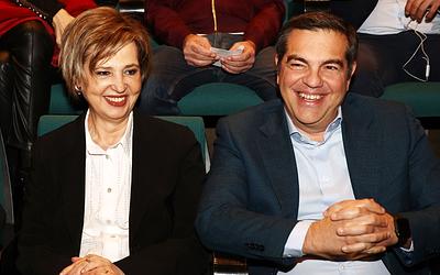 Ο Τσίπρας παρουσιάζει βιβλίο, Μητσοτάκης στην Οξφόρδη, θερμή υποδοχή Αρχιεπισκόπου