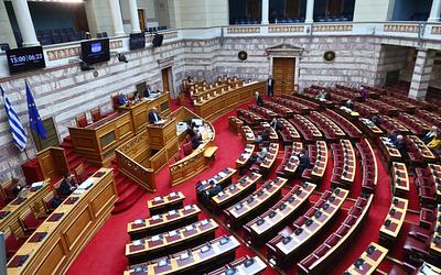 Νέος νόμος για τα όπλα: Αυστηρότερες ποινές και αλλαγές στην οπλοκατοχή!