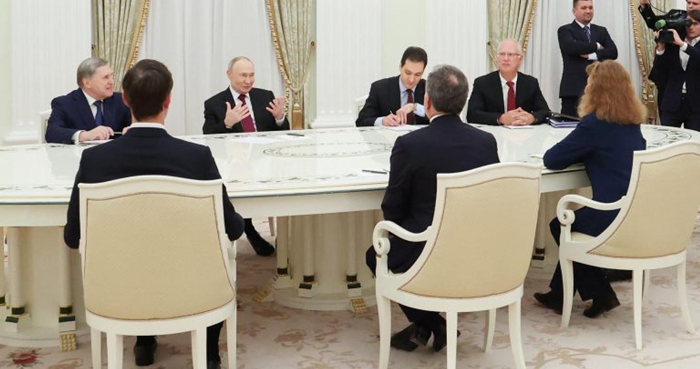 Κανένας συμβιβασμός για τα κατεχόμενα εδάφη της Ουκρανίας στη συνάντηση Πούτιν με τους απεσταλμένους του Τραμπ