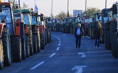 Ένταση στον Προμαχώνα: Αγρότες «έσπασαν» το μπλόκο της αστυνομίας!