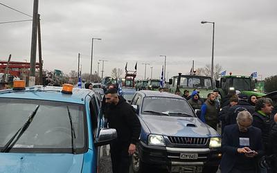 Ένταση στις Σέρρες: Αγρότες έσπασαν το μπλόκο της αστυνομίας και προχωρούν!