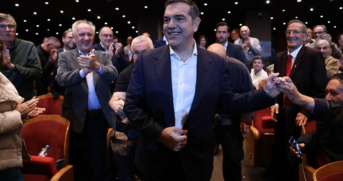 Ολική επαναφορά Τσίπρα – Ο ΣΥΡΙΖΑ βρίσκει την «Ιθάκη» του